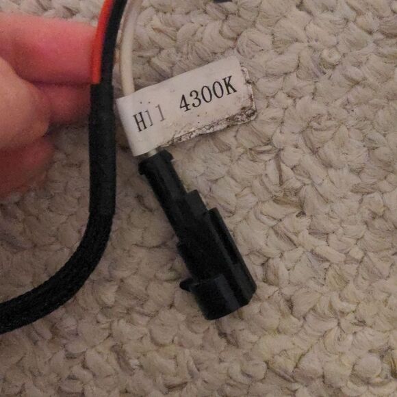 Honda Trunk Lightbulbs - Picture 2 of 3